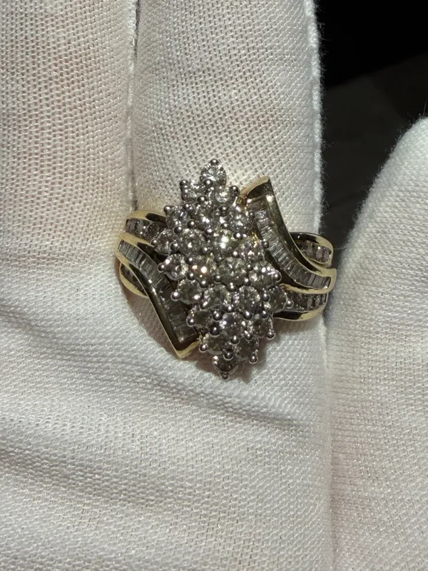 Vintage-Inspired Diamond Cluster Ring from auction in Springfield, Missouri