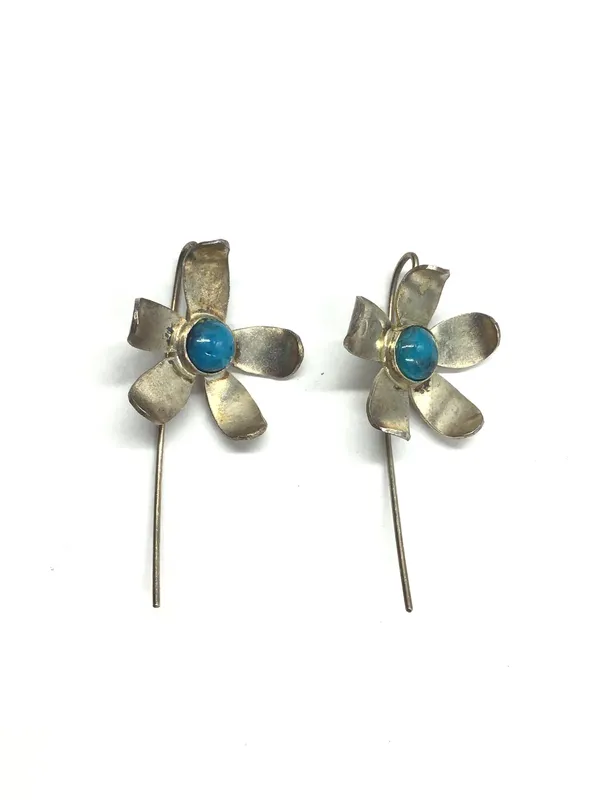 Sterling silver earrings from auction in Springfield, Missouri