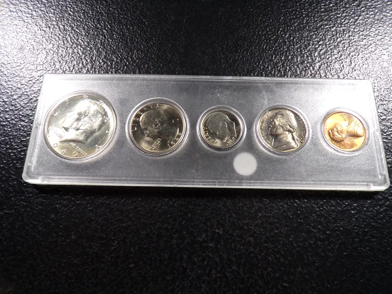 1969 YEAR COIN SET WITH SILVER KENNEDY HALF DOLLAR from auction in Englewood, Ohio