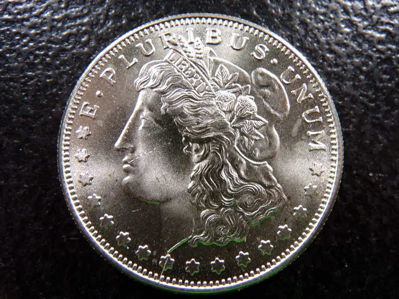 SILVER COLLECTIBLE 1 OUNCE .999 FINE SILVER from auction in Englewood, Ohio
