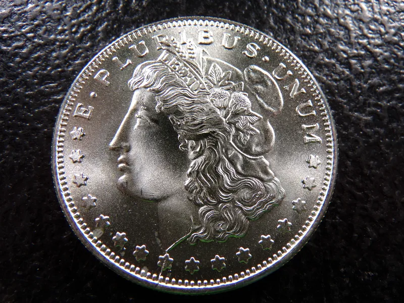 SILVER COLLECTIBLE 1 OUNCE .999 FINE SILVER from auction in Englewood, Ohio