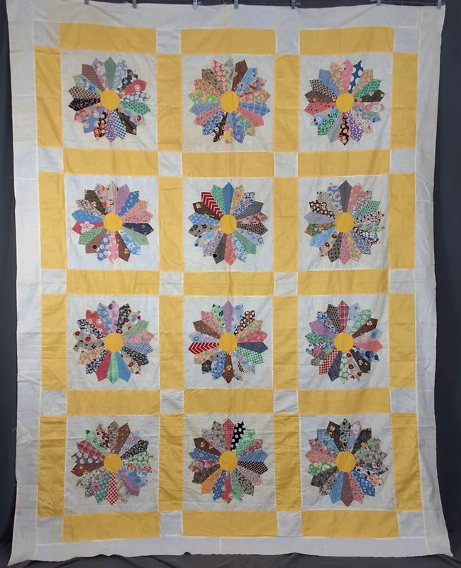 Vintage c1930s Dresden Plate Quilt Top from auction in Princeton, New Jersey