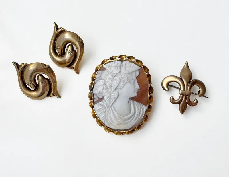 Jewelry Group from auction in Cranston, Rhode Island