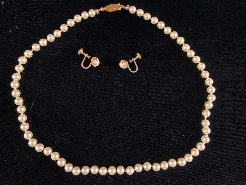 Imitations Pearl Necklace & Clip-On Earrings from auction in Orlando, Florida