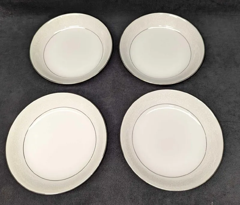 4 Retired International Juliet Coupe Soup Bowls B from auction in Orlando, Florida