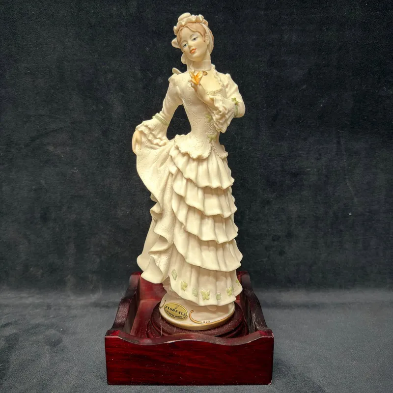 Giuseppe Armani Florence 0297F Little Butterfly Figurine with Wood Display Base R240 from auction in Orlando, Florida