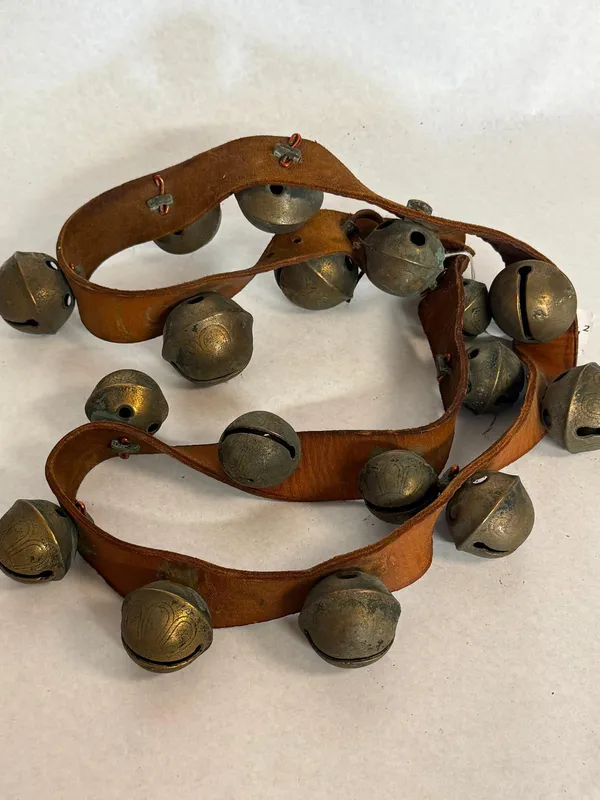 Antique Cast Brass Petal Sleigh Bells from auction in Dundee, Ohio
