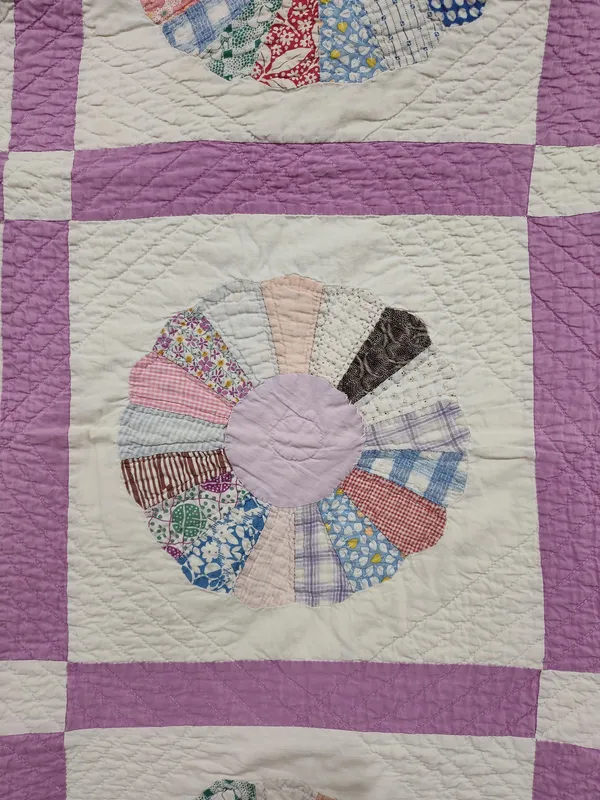 Mid-20th C. Dresden Plate Patchwork Quilt from auction in Dundee, Ohio
