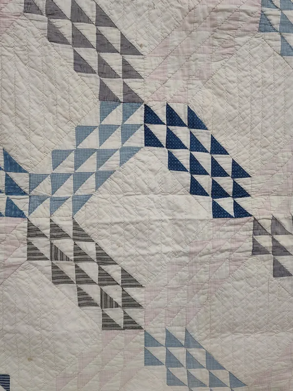 Ocean Waves Pattern Cotton Quilt, c. 1890-1920 from auction in Dundee, Ohio
