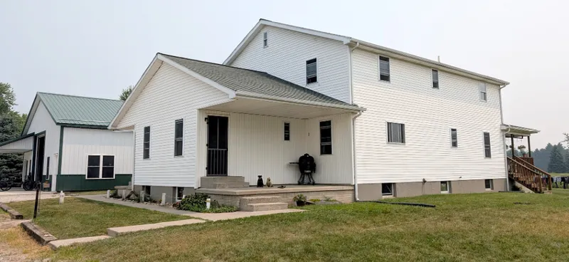 16 Acres - House - Shop - Barn - Pond