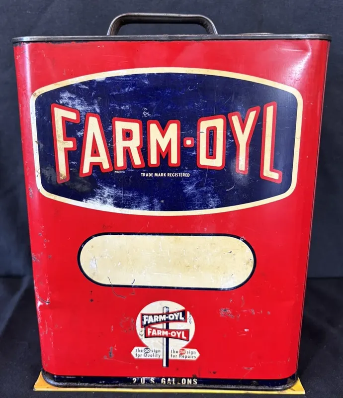 Farm-Oyl Original 2 Gallon Motor Oil Can St Paul & Chicago from auction in Jackson, Michigan