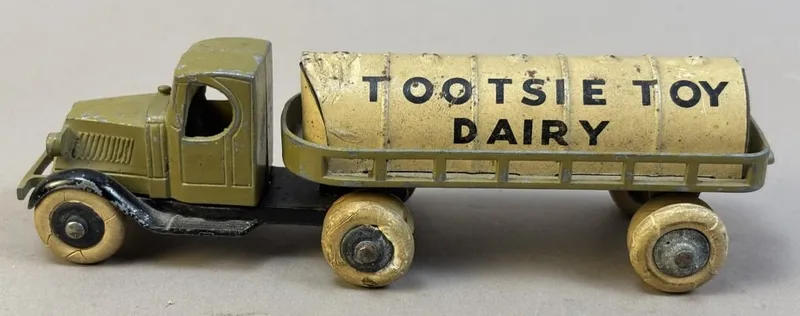 Tootsie Toy #0805 Mack Milk Dairy Truck Green EX+ from auction in Jackson, Michigan