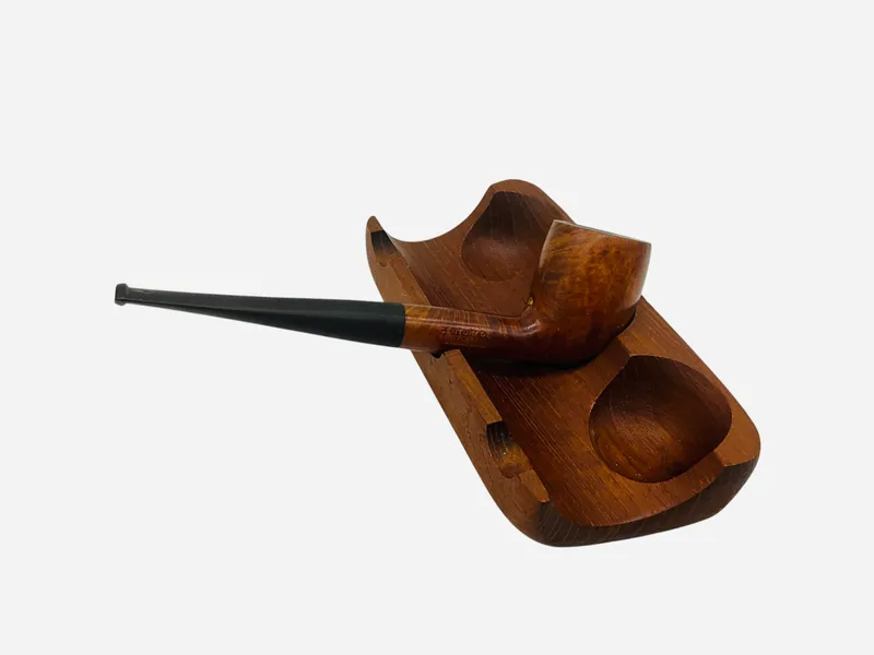Mastercraft Deluxe Century Old Mediterranean Pipe With Holder from auction in Cleveland, Georgia