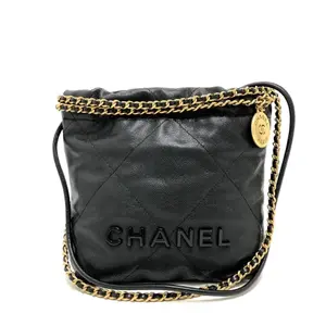 261139 | Iconic Silhouettes: Luxury Handbags