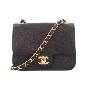 26884 | Iconic Silhouettes in Designer Bags