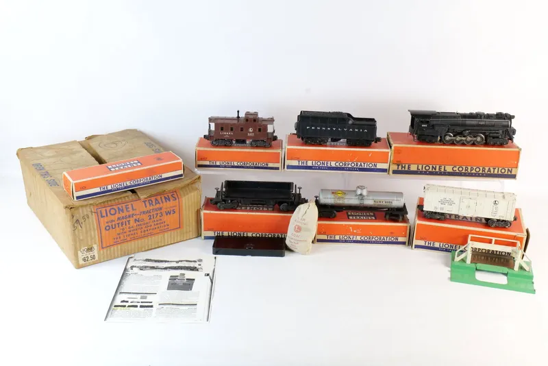Vintage 1951 Lionel Postwar O - Gauge Train Set from auction in Williamstown, New Jersey