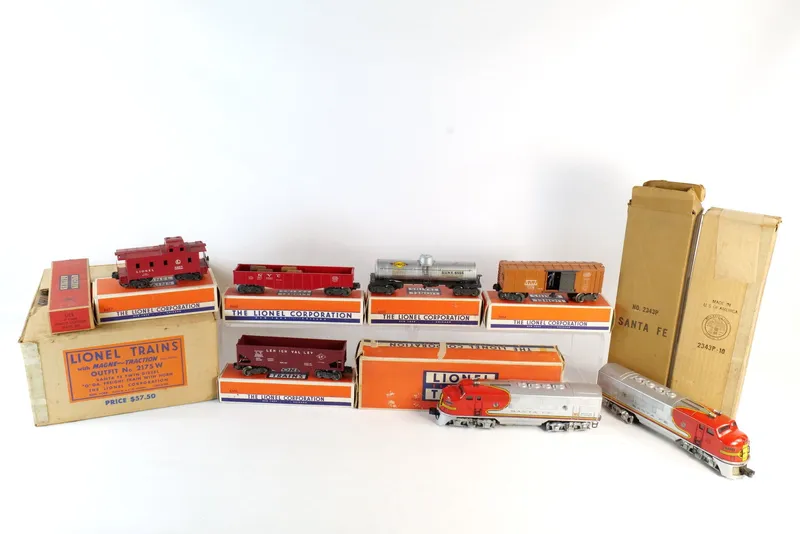 Vintage 1950 Lionel Postwar O - Guage Train Set from auction in Williamstown, New Jersey