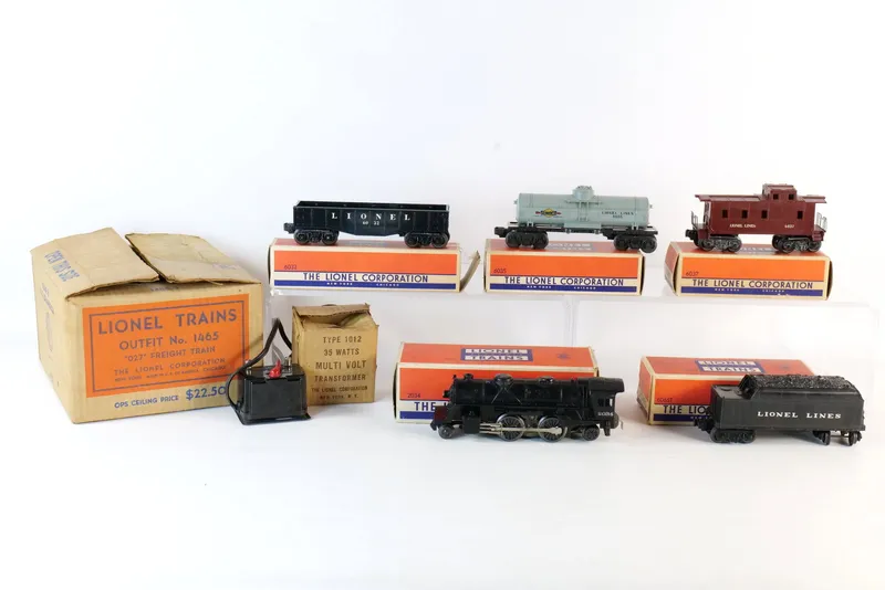 Vintage 1952 Lionel Postwar O - Gauge Train Set from auction in Williamstown, New Jersey