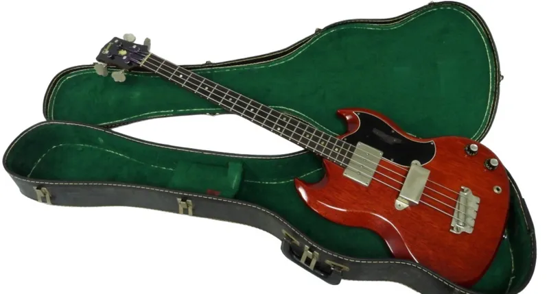 Gibson Bass Guitar from auction in Ottawa, Ohio