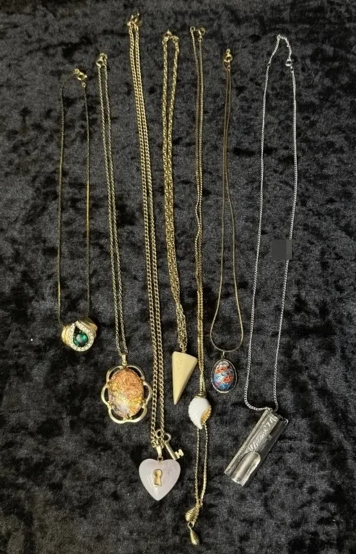 7 Necklaces Mixed Tones from auction in Ottawa, Ohio