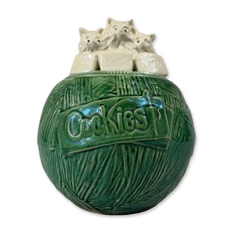 McCoy Green Ball of Yarn Kitten Cookie Jar from auction in Hollywood, Florida