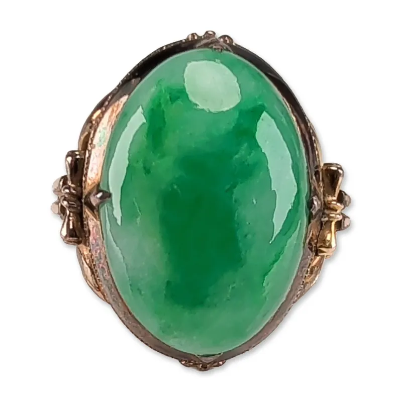 14K Yellow Gold Green Jade Cabochon Ring from auction in Hollywood, Florida