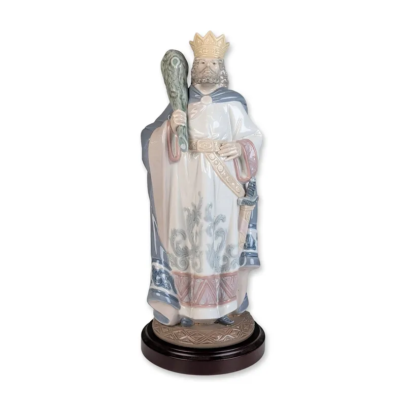 Lladro Limited Edition Porcelain Figurine, Rey de Bastos 01005369 with COA & Base from auction in Hollywood, Florida