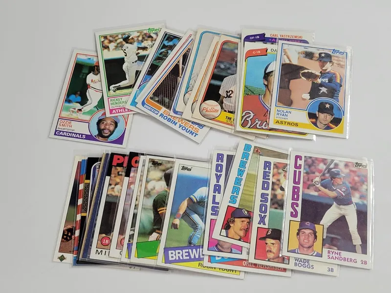 Lot of (30) Vintage Superstar / Hall of Fame Baseball Cards from auction in Greenville, Ohio