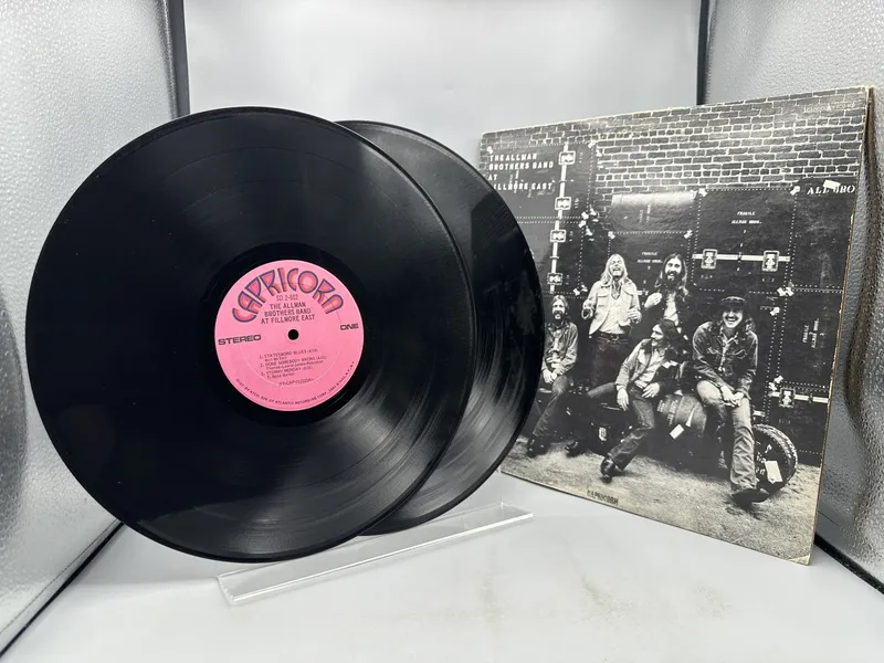 Capricorn Records The Allman Brothers Band At Fillmore East 2-LP Vinyl Album (1971) SD 2-802 - Richmond, Indiana pressing - Includes vintage Peaches Records inner sleeves from auction in Greenville, Ohio
