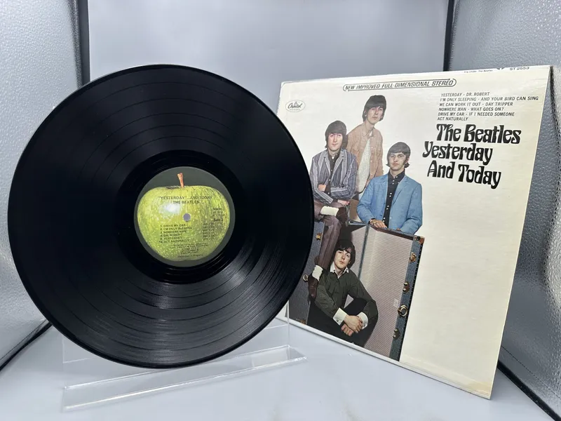 Apple Records The Beatles Yesterday And Today Vinyl Album LP (1971) ST-2553 - Scranton pressing - Trunk cover from auction in Greenville, Ohio