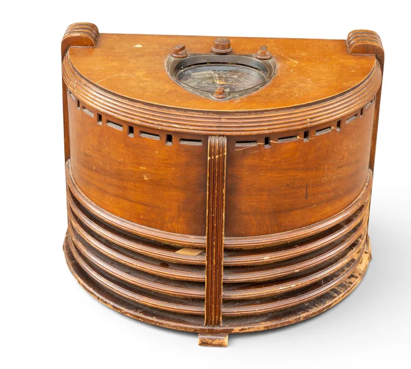 Zenith Tube Radio Cabinet with Dial Indicator from auction in York, Pennsylvania