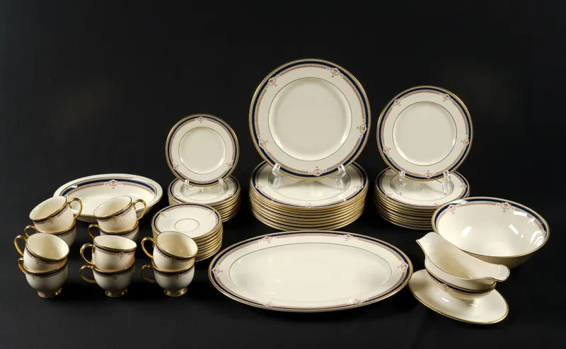 Lenox Buchanan Presidential Dinner Service from auction in Harrisburg, Pennsylvania