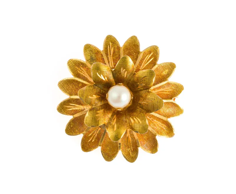 18K Gold and Pearl Flower Brooch from auction in Harrisburg, Pennsylvania
