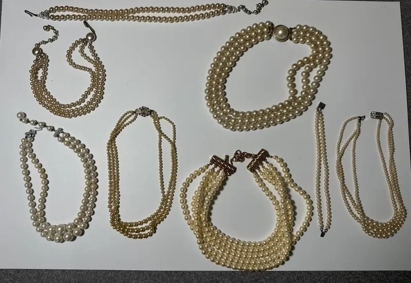 Vintage Faux & Cultured Pearl Necklaces from auction in Clifford , Pennsylvania