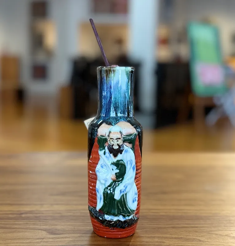 JAPANESE CERAMIC VASE from auction in Salem, Oregon