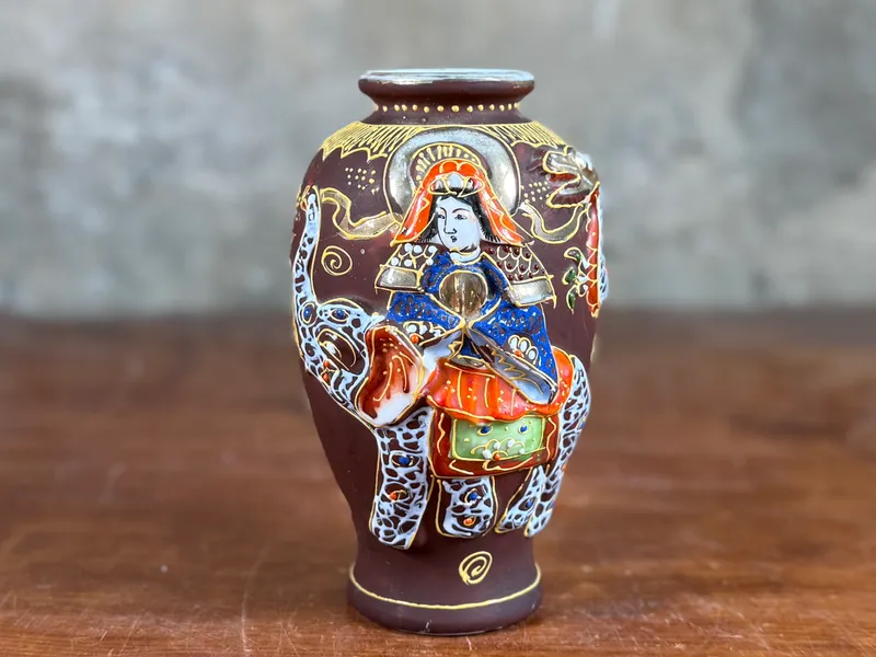 JAPANESE MORI AGE SATSUMA VASE from auction in Salem, Oregon