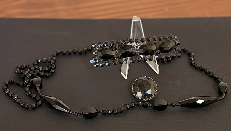 VICTORIAN-STYLE MOURNING JEWELRY from auction in Salem, Oregon