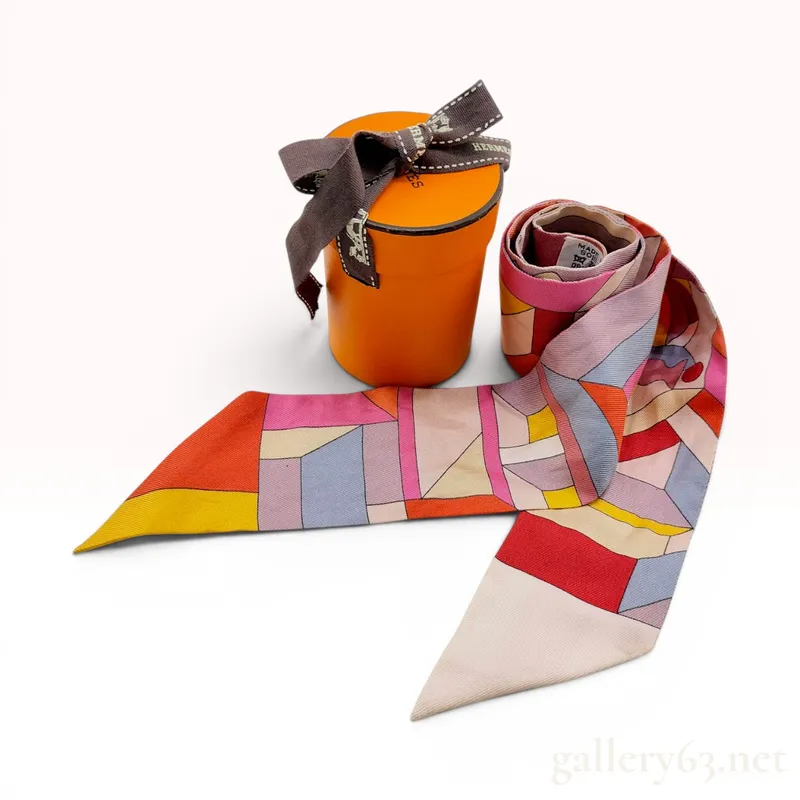 Hermes Perspective Cavaliere Silk Twilly Scarf from auction in Atlanta, Georgia