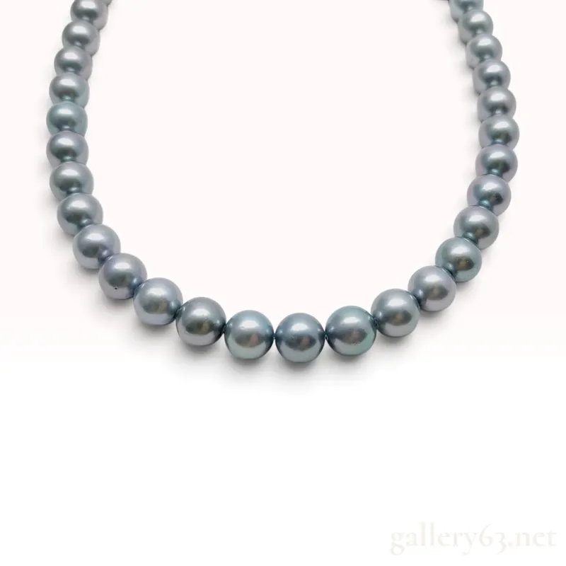 Silver and 8.0-9.0mm Silver-Gray Cultured Pearl Necklace from auction in Atlanta, Georgia
