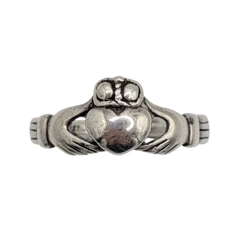 Sterling Silver Claddagh Ring Size 9 from auction in Ravenna, Ohio