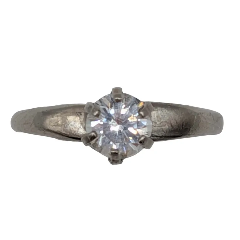 Signed Sterling Silver Rhinestone Classic Solitaire Ring Size 4 from auction in Ravenna, Ohio