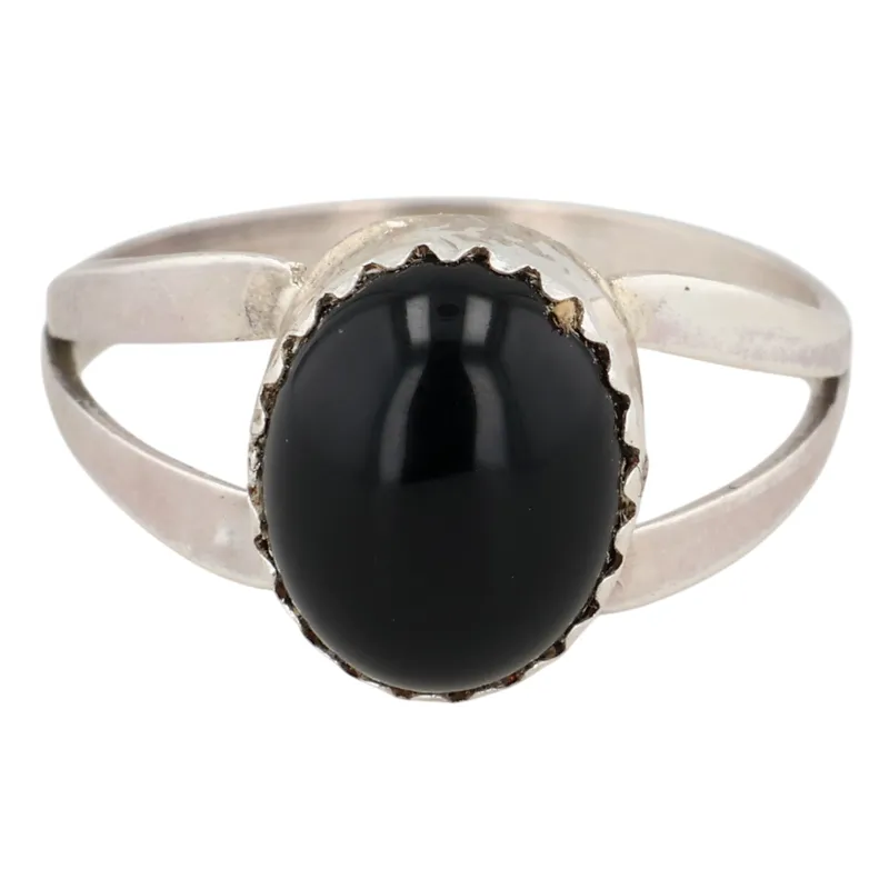 Navajo Sterling Onyx Ring Sz 6.25 from auction in Ravenna, Ohio