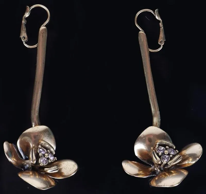OSCAR DE LERENTA GOLD TONED FLORAL EARRINGS from auction in Tallahassee, Florida