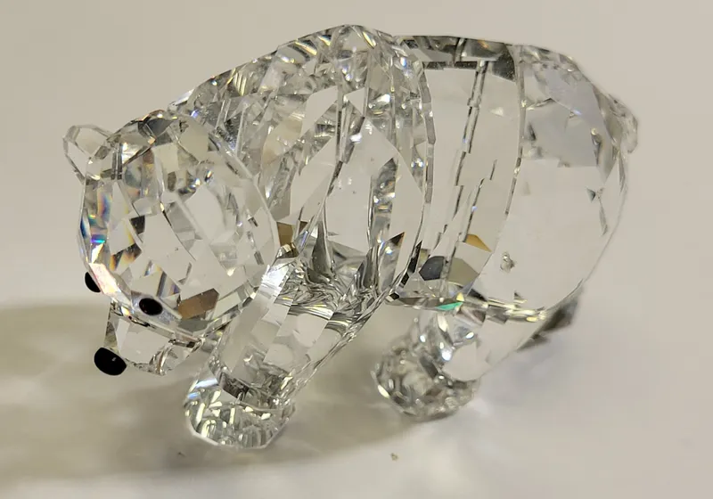 swarovski crystal grizzly bear #866308? figurine from auction in wilmington , North Carolina