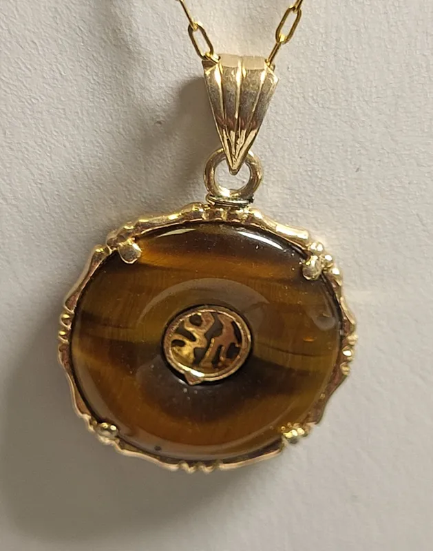 vtg gold filled tigers eye necklace Asain!    
 from auction in wilmington , North Carolina