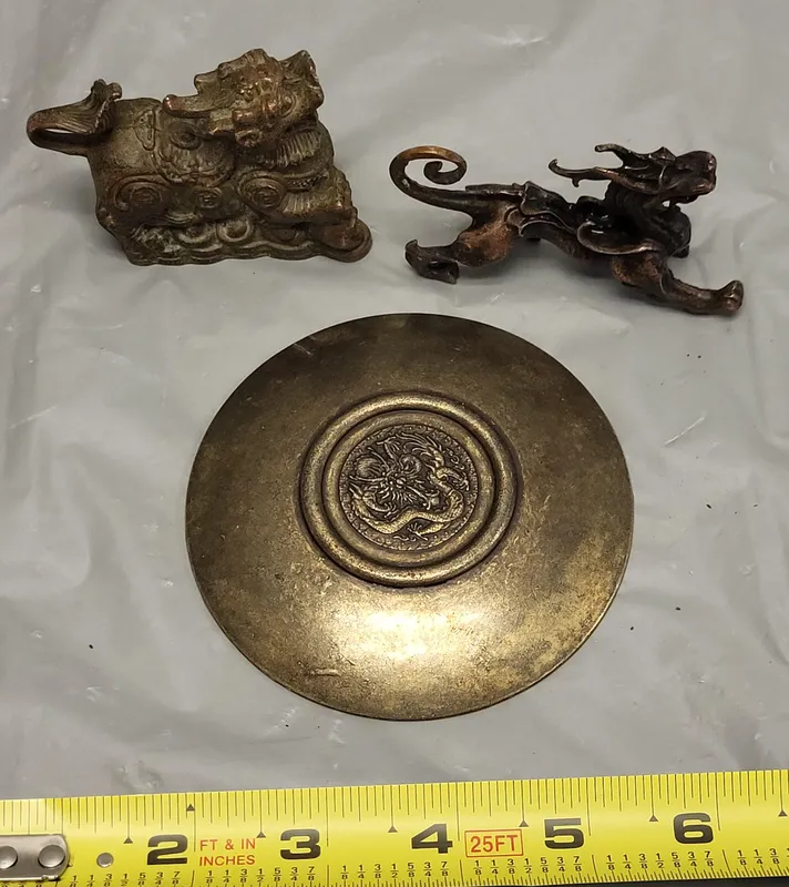 Asian piece lot of 3 dragon dish, dragon foo dog,  from auction in wilmington , North Carolina
