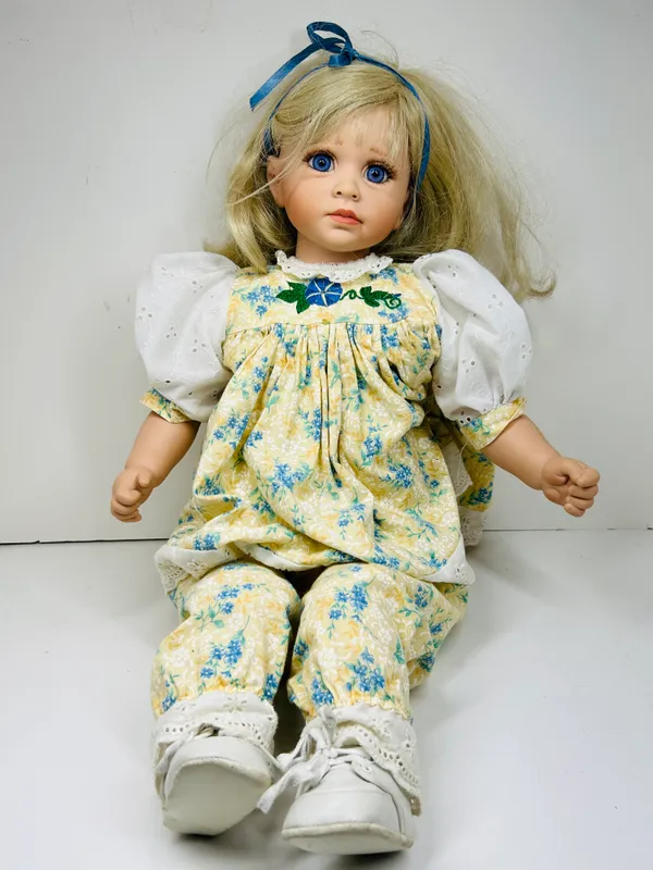 ROYAL VIENNA MCAFOOS VINYL DOLL 1998 from auction in BETHESDA, Ohio