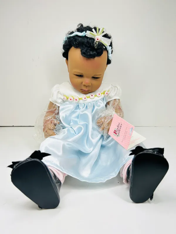 PARADISE GALLERIES VINYL JASMINE DOLL, 2007 from auction in BETHESDA, Ohio