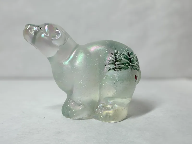 FENTON IRIDIZED OPALESCENT POLAR BEAR, 1990S from auction in BETHESDA, Ohio