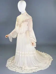 August Antiques, Fashion & Jewelry